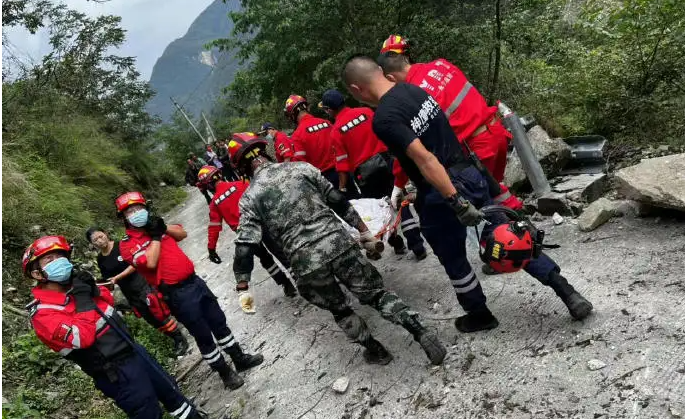 四川瀘定地震已造成65人遇難