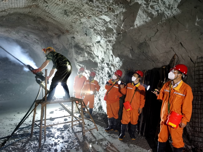 為企紓困解難 護(hù)航安全發(fā)展