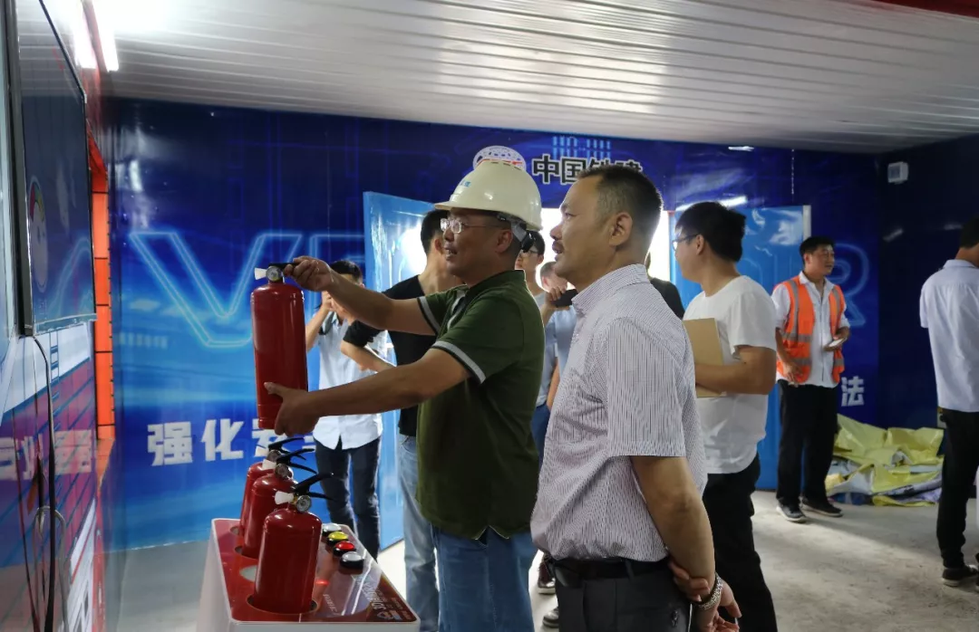 安全體驗(yàn)館、VR安全體驗(yàn)館、VR實(shí)訓(xùn)室、勞務(wù)實(shí)名制系統(tǒng)、VR安全智能體驗(yàn)館、智能安全體驗(yàn)館、安全體驗(yàn)區(qū)、安培在線