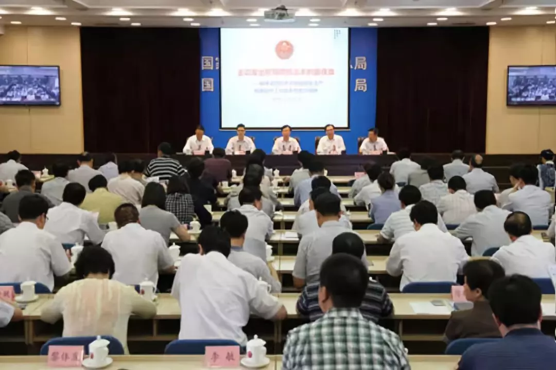 安全體驗館,VR安全體驗館,VR實訓(xùn)室,勞務(wù)實名制系統(tǒng),VR安全智能體驗館,智能安全體驗館,安全體驗區(qū),安培在線