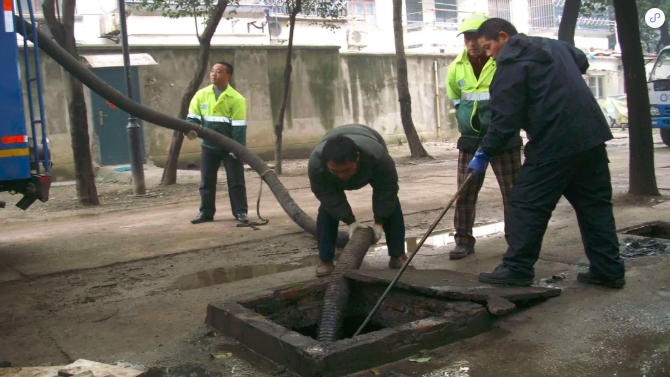 安全月15日，南京發(fā)生有限空間事故，盲目施救2人昏迷！